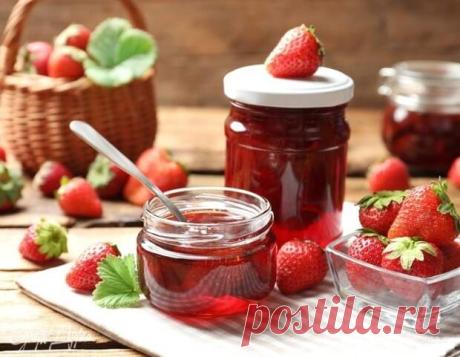 Как приготовить клубничное варенье в домашних условиях - Будет вкусно - 11 июня - 43793460096 - Медиаплатформа МирТесен Вместе с летом начинается период вкусных заготовок на зиму. Наверняка у каждой хозяйки есть свой фирменный рецепт клубничного варенья. Ведь ягода одной из первых открывает сезон изобилия. Но даже опытным кулинарам иногда нужно вдохновение. В этой статье мы расскажем, как сварить варенье в домашних - 11 июня - 43793460096 - Медиаплатформа МирТесен