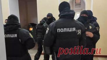 В Одессе украинцев начали искать среди евреев. Одесская полиция начала искать украинцев среди евреев. Об этом сообщает Telegram-канал "Одесса INFO". "В Одессе полиция пытается выявить фейковых евреев, так как некоторые мужчины стали притворяться евреями, чтобы свободно ...