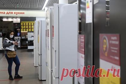 «Яндекс» захотел торговать чайниками и холодильниками под собственными брендами. «Яндекс» подал документы на регистрацию товарных знаков Vionic и Tuvio. Компания намерена использовать бренд Tuvio для бытовой техники — от чайников и холодильников до машин для изготовления сосисок. Среди товаров для бренда Vionic числятся шлем виртуальной реальности и перчатки для него.