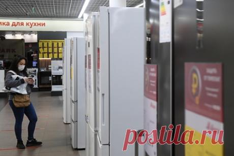 «Яндекс» захотел торговать чайниками и холодильниками под собственными брендами. «Яндекс» подал документы на регистрацию товарных знаков Vionic и Tuvio. Компания намерена использовать бренд Tuvio для бытовой техники — от чайников и холодильников до машин для изготовления сосисок. Среди товаров для бренда Vionic числятся шлем виртуальной реальности и перчатки для него.