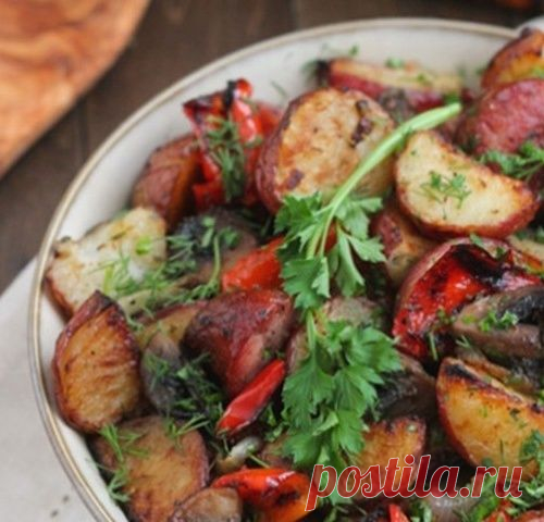 Запеченный картофель с колбасой и перцем