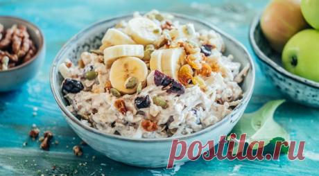Домашние мюсли с яблоками, бананами и семечками - ПУТЕШЕСТВУЙ ПО САЙТУ. ИНГРЕДИЕНТЫ 2 кисло-сладких яблока 2 банана 50 г разноцветного изюма 220–250 г натурального жирного йогурта 100 г овсянки не быстрого приготовления 50 г смеси из семечек подсолнечника и тыквы 50 г смеси фундука, миндаля и грецких орехов 0,5 ч. л. молотой корицы ПОШАГОВЫЙ РЕЦЕПТ ПРИГОТОВЛЕНИЯ Шаг 1 Семечки тыквы и […]