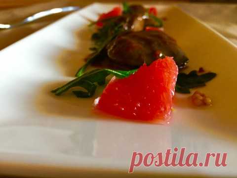 Салат с карамельной куриной печенью и с цитрусовой ноткой — Вкусные рецепты