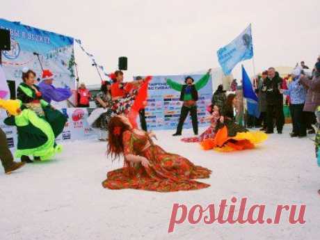 So hold annual Festival Winter fun in Uglich

Funny song and dance with the ensemble of local people's talents