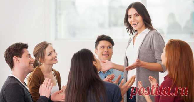 Чтобы вас слушали и слышали: 10 приемов, которым учат только в школах лидеров Модный речевой тренер Ксения Телешова поделилась приемами захвата внимания.