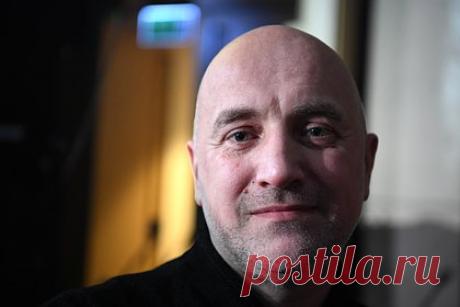 Прилепин возвращался из новых регионов России во время взрыва машины. Российский писатель Захар (Евгений) Прилепин возвращался в Москву с территории Луганской и Донецкой народных республик (ЛДНР). По данным издания, Прилепин в субботу, 6 мая, проехал пропускной пункт на приграничной территории. Согласно предварительным данным, подозреваемые сопровождали автомобиль писателя.