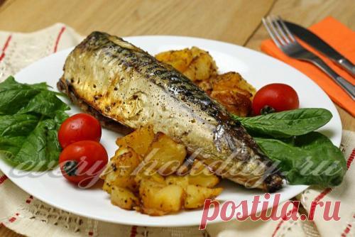 Скумбрия фаршированная луком и морковью