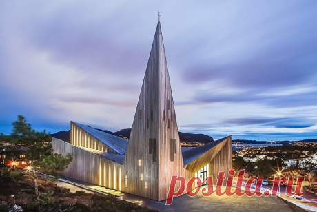 Деревянная церковь в Нарвике, Норвегия - Путешествуем вместе