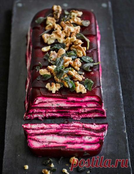 Террин из свеклы и козьего сыра
