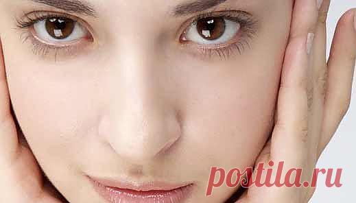 Избавиться от черных точек за 5 минут.

На половину лимона 3-4 капли меда. 

Натрите лимоном с медом ваше лицо,черные точки в таких областях, как нос, подбородок и т.д. 

Оставьте лимон с медом на лице на 5 минут, затем промыть холодной водой. Результат не заставит себя ждать.