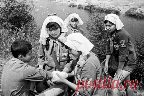 Как миллионы советских детей играли в &quot;Зарницу&quot; / Назад в СССР / Back in USSR