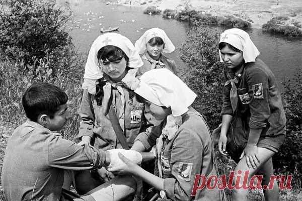 Как миллионы советских детей играли в "Зарницу" / Назад в СССР / Back in USSR