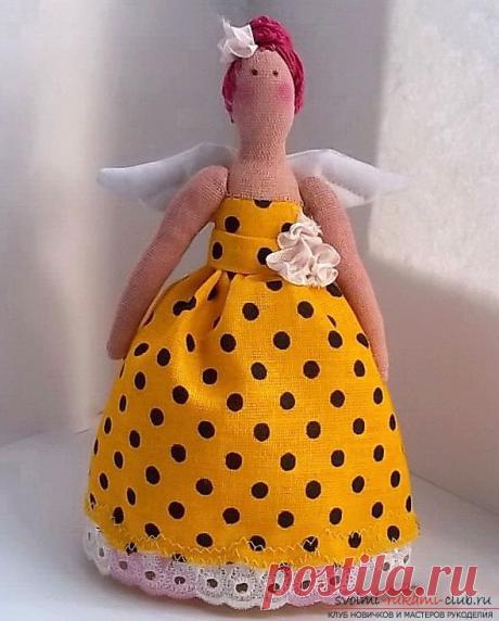 Делаем Тильду Фею Оригинальную поделку Тильда Фея можно легко сделать на основе выкройки Тильды Толстушки. Этот мастер-класс с пошаговым фото поможет вам справиться с такой работой.