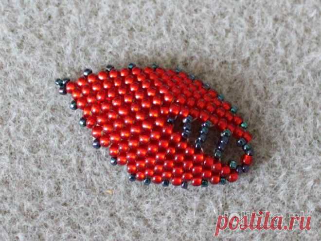 Плетение оригинального колье с листиками — DIYIdeas