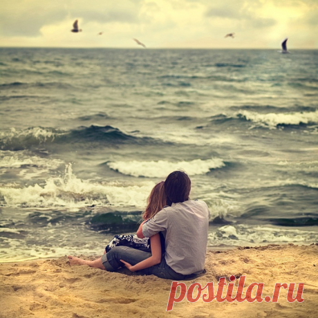 https://poembook.ru/poem/2079590-v-lyubvi-ne-mozhet-byt-somnenij