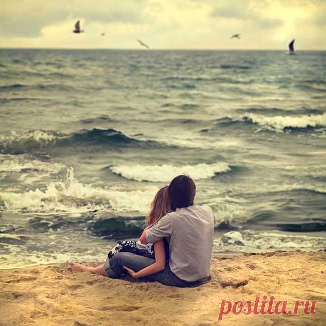https://poembook.ru/poem/2079590-v-lyubvi-ne-mozhet-byt-somnenij