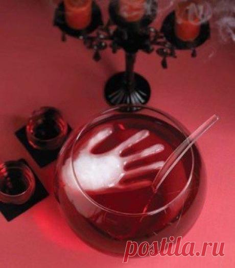 ОХЛАДИМ  коктейль !   Оригинально - заморозить лед в резиновой перчатке !..    // Хеллоуин