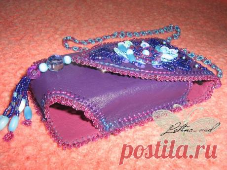 Чехол из натуральной кожи, декор: декоративная строчка, бисер, пайетки