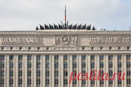 Компания Пригожина потеряла контракты на питание с Минобороны. Обеспечением питания в структурах Минобороны России будет вновь заниматься компания RBE Group, вместо ГК «Конкорд», которой ранее владел бизнесмен, основатель ЧВК «Вагнер» Евгений Пригожин. Детали контрактов и их общая сумма остаются неизвестными, подчеркнул «Коммерсантъ». RBE уже приступила к найму новых сотрудников.
