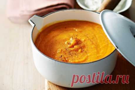 Spicy sweet potato soup with chilli coriander cream