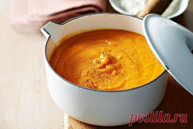 Spicy sweet potato soup with chilli coriander cream