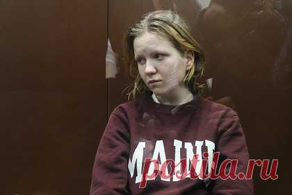 МВД России объявило в розыск завербовавшего Трепову журналиста Попкова. МВД России объявило в розыск журналиста Романа Попкова, связанного с обвиняемой в совершении теракта в кафе Петербурга Дарьей Треповой. Из базы ведомства следует, что Попков разыскивается по статье Уголовного кодекса России. Попков попросил Трепову выполнить задание, в результате которого от взрыва погиб военкор.