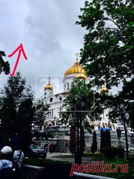 В небе над храмом Христа Спасителя разглядели лик Николая Чудотворца (ФОТО)