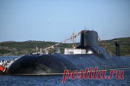«Дмитрия Донского» вывели из боевого состава ВМФ России. Тяжелый атомный подводный ракетный крейсер стратегического назначения «Дмитрий Донской» проекта 941 «Акула» вывели из состава Военно-морского флота (ВМФ) России, сообщил глава Движения поддержки флота (ДПФ) Владимир Мальцев. Подлодка будет ожидать утилизации на военно-морской базе в Северодвинске.