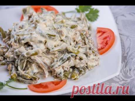 Салат по деревенски с курицей. Салат с курицей и яйцом. Салат с курицей и солеными огурцами. Ингредиенты: 4 яйца,&nbsp;3 маринованных огурца,&nbsp;сыр 100 гр.,&nbsp;курица 300 гр.,&nbsp;чеснок 2-3 з.,&nbsp; 1 б. зеленого горошка,&nbsp;майонез.