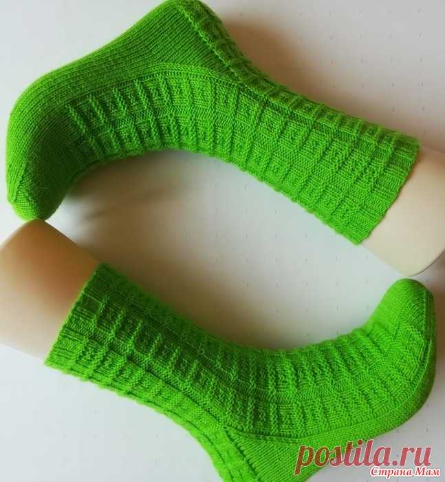 55 Hudson Yards или просто небоскрёбы Всем привет.  Что может быть прекрасней лицевой глади? Правильно,изнаночная гладь,по той самой лицевой глади!  Люблю носки,люблю их вязать,люблю их носить,а ещё люблю их придумывать.