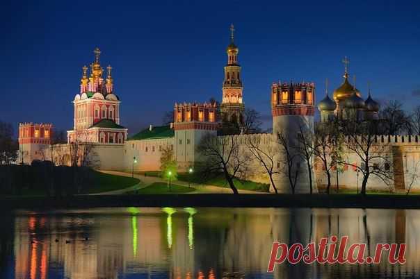 Новодевичий монастырь. Лужники, Москва.