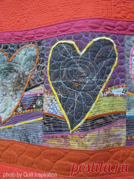 И вот такой вариант квилта с сердцами! :)

Red Heart Quilt, 77 x 66", by Therese May