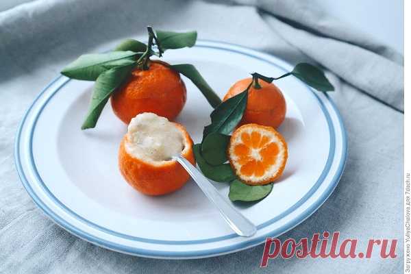 Как приготовить полезное и вкусное мороженое? Всего из двух ингредиентов! Это нежное лакомство понравится как деткам, так и взрослым. Сделать его очень просто, состоит оно всего из двух ингредиентов, а оригинальная подача не оставит равнодушным никого! Можно даже поставить на праздничный новогодний стол.


Ингредиенты:

 	3 банана;
 	8 средних мандаринок;
 	3 манда