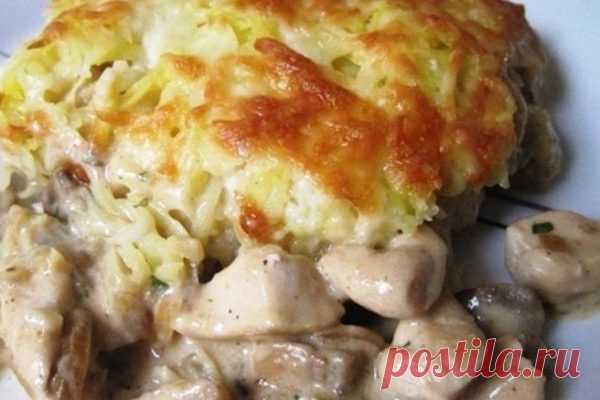 Сытная, сочная курица с грибами под картофельной шубой | Краше Всех