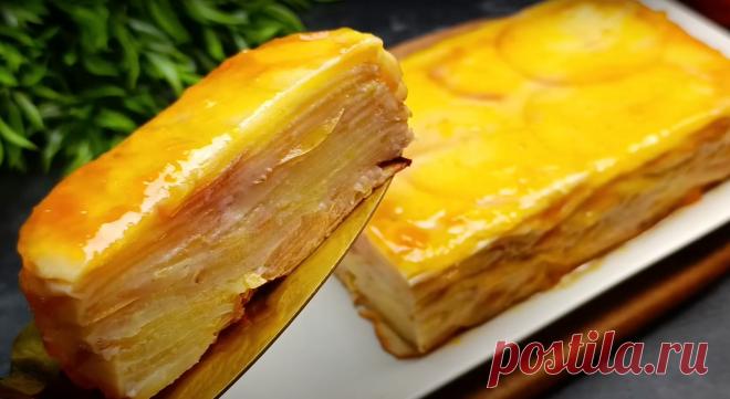 Много яблока и мало теста. Приготовьте на праздник необычный яблочный мильфей Яблочные пироги готовились испокон веков, поэтому это угощение можно назвать классическим домашним лакомством. Блюда из яблок любят готовить не только домохозяйки, но и профессиональные кондитеры, пробуя все новые и замысловатые рецепты. Сегодня мы хотим поделиться простым способом приготовления яблочного пирога. Изюминкой этого угощения станет то, что в нем мало теста и много сочных яблок. Обязательно […]