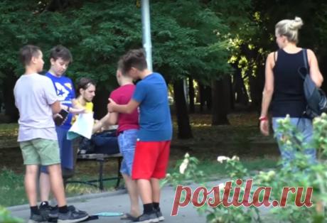 Что такое буллинг? Как ему противостоять ребенку Сегодня я хочу поговорить о том, что такое буллинг и как ему противостоять. Буллинг означает травлю или унижение одного индивидуума,...