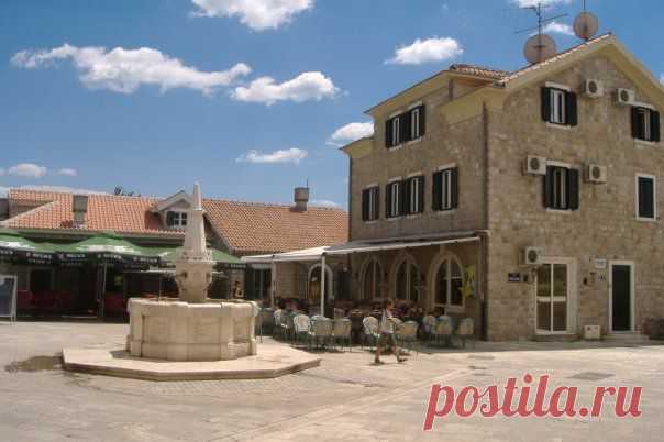 "Bella vista" square