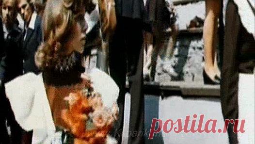 Последний раз — Школьный вальс - Видео Dailymotion http://mol4alena.com/posledniy-raz-shkolnyiy-vals/ Последний раз — Школьный вальс — Нынешним и бывшим выпускникам школ посвящается. Автор песни И Орехов. Клип создан по фильму «Школьный вальс».   Детские видеоклипы Елены Молчановой, mol4alena Текст песни: