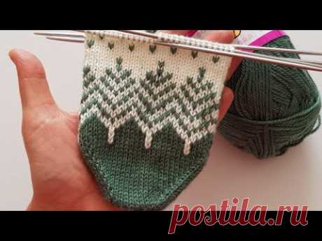 İKİ RENKLİ ÇAM AĞAÇLI #BEŞŞİŞPATİK YAPILIŞI / BEŞ ŞİŞLE PATİK MODELİ / KNITTING / ‪@divapatik‬