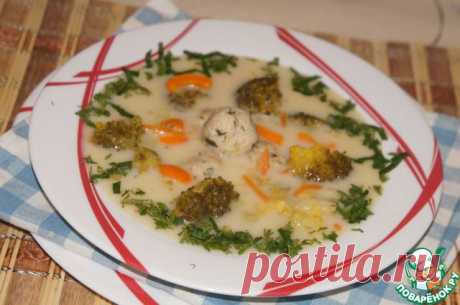 Сырный суп с брокколи и фрикадельками.
