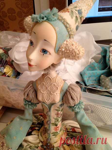 (5) Annadan Boudoir dolls - "Haute couture" - Timeline