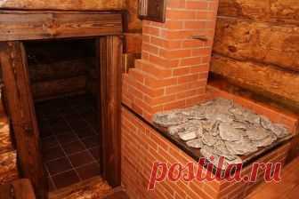 Каменка для бани

Общие требования
Емкости(баки) под горячую воду выбираются из расчёта расхода 8-10 литров на человека;
сама же печь не должна располагаться поблизости от стен парилки; следует предусмотреть отступы от стен на расстоянии около 35-40 см для равномерного распределения тепла ;

для улучшенной теплоотдачи в каменку можно укладывать к камням небольшие чугунные «чушки».
бак/котел каменки закрепляются обычно на обвязке из кирпичной кладки;
на высоте порядка 1,7 —...