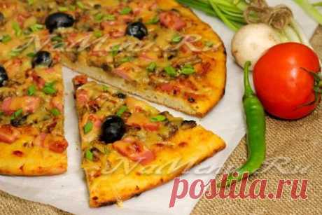 Пицца с колбасой и грибами