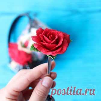 Ложечка для комплекта к кружке-фее. Тоже из бархатистой глины Premo Suffle😍 Друзья, не забывайте, сегодня в 15-00 розыгрыш кружки и фотофона. Кто еще не успел, успевайте поучаствовать!😆
В наличии. Внимание! Роза в реальности отличается от фото - добавила капельки росы, а сфотографировать не могу, потому что за окном ливень😢
_________________
🎀 Материалы: керамическая кружка 300 мл, чайная ложка 14 см, декор из полимерной глины Cernit, Sculpey и Fimo.
Цена кружки 1300 р...