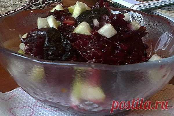 Очень простой, вкусный и полезный салатик!
"Салат из свеклы с черносливом" Смотреть здесь...