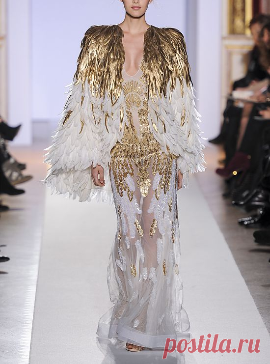 Вечерние платья - золото, шитье, перья...