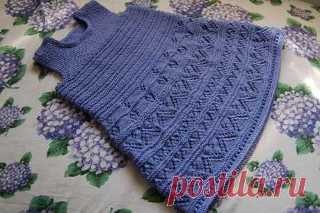 Scamiciato baby taglia sei mesi |"Straccetti di lusso" Scamiciato baby taglia sei mesi realizzato su modello e filati Drops. Link del modello #dropsdesign