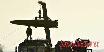 Оружие Непобедимого. Как создавалcя "Искандер-М" и другие знаменитые ракетные комплексы. 13 сентября исполняется 100 лет со дня рождения конструктора Сергея Непобедимого. Он участвовал в создании 28 управляемых ракетных комплексов, обладающих уникальными и непревзойденными характеристиками. Сегодня тактическое ракетное вооружение Непобедимого обеспечивает безопасность России на стратегически важных рубежах. Его идеи до сих пор воплощаются в новейшей продукции отечественной оборонки.…