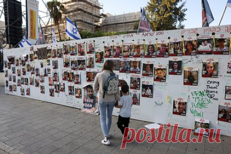 Израиль освободил 39 палестинских заключенных. Израиль освободил 39 палестинских заключенных в соответствии с соглашением между еврейским государством и палестинским движением ХАМАС. Отмечается, что среди освобожденных 24 женщины. Ранее в еврейское государство уже прибыла группа из 12 освобожденных в секторе Газа заложников из Таиланда.