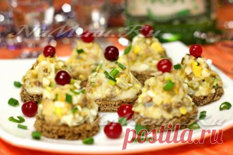 Канапе с салатом из рубленой сельди - Простые рецепты Овкусе.ру